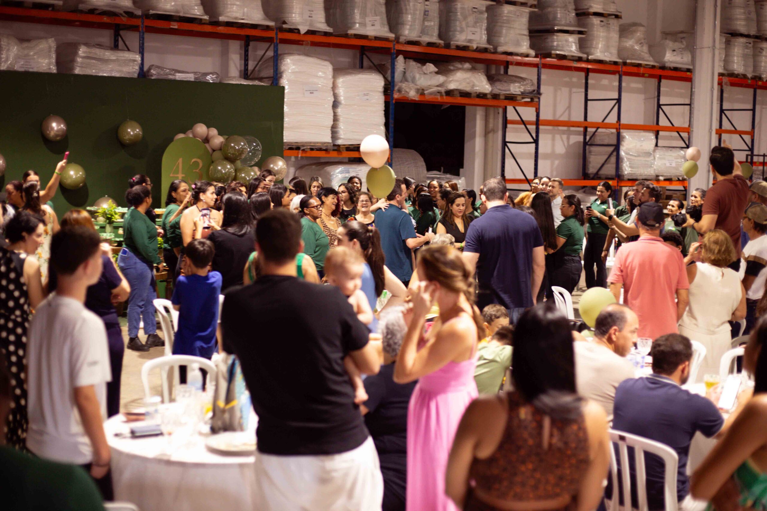 Presidente do GrupoBag comemora aniversário junto a colaboradores e parceiros — registro fotográfico 2