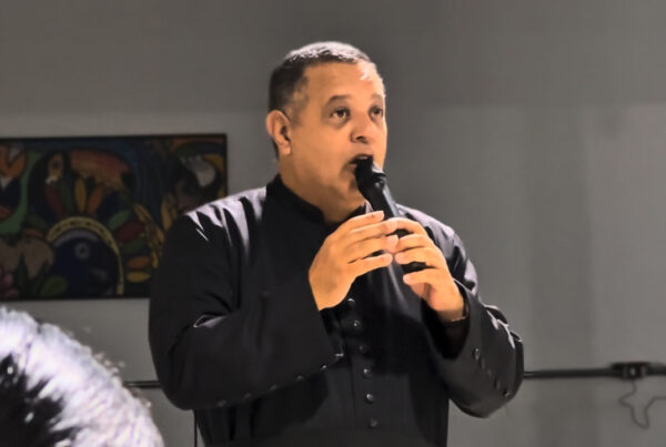 Colaboradores do GrupoBag reunidos em momento semanal de esperança e reflexão
